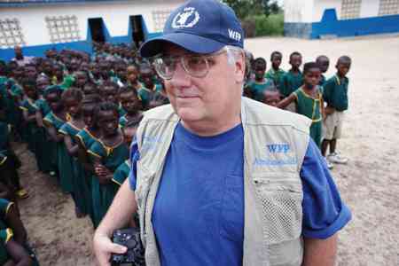 Howard-Buffet_450x300.jpg