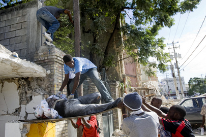 Haiti_1-2010_quake_victim.jpg