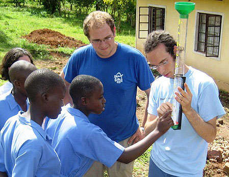 Engineers-without-borders-in-uganda_449x348