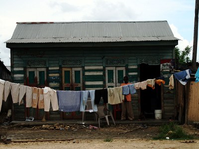Newswire_090610_poverty_400x300